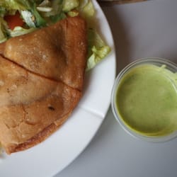 InDish - Veggie samosa med myntedip og salat