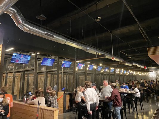 Dueling Axes Las Vegas | Axe Throwing Bar by null