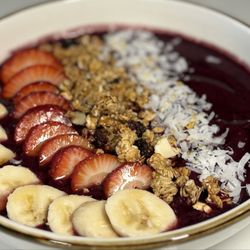 Con Tiempo Cafe - Acai bowl
