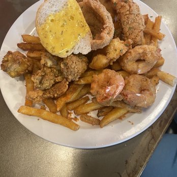 Morrow's - Fried seafood platter - Cajun/Creole Near Me - New Orleans, Louisiana Morrow's - Fried seafood platter - Cajun/Creole Near Me - New Orleans, Louisiana