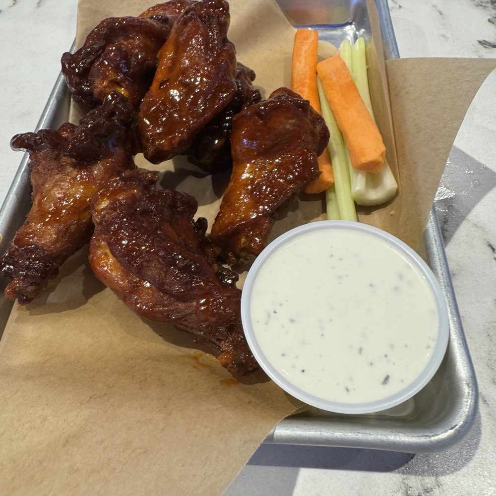 Giggy Ds - Thai Chili Wings - Sports Bars Near Me - Meridian, Idaho Giggy Ds - Thai Chili Wings - Sports Bars Near Me - Meridian, Idaho