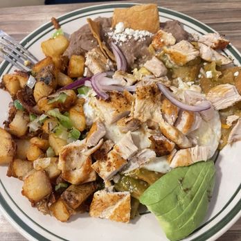 Art's Corner Cafe - Chilaquiles with chicken - Breakfast & Brunch Near Me - Ventura, California