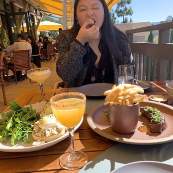 Madera - Dungeness Crab Benedict & Flat Iron steak with chimichurri and fries - New American Near Me - Menlo Park, California