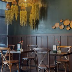 Mali Thai - Inside seating