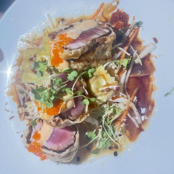 El Quenepo - Tempura Tuna shiitake mushroom ravioli, crispy Asian vegetables, sriracha mayo, tobiko caviar and parcha ponzu - Caribbean Near Me - Vieques, Puerto Rico