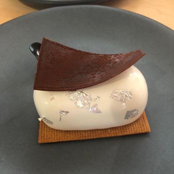 Bachour - Tiramisu dessert - Bakeries Near Me - Coral Gables, Florida