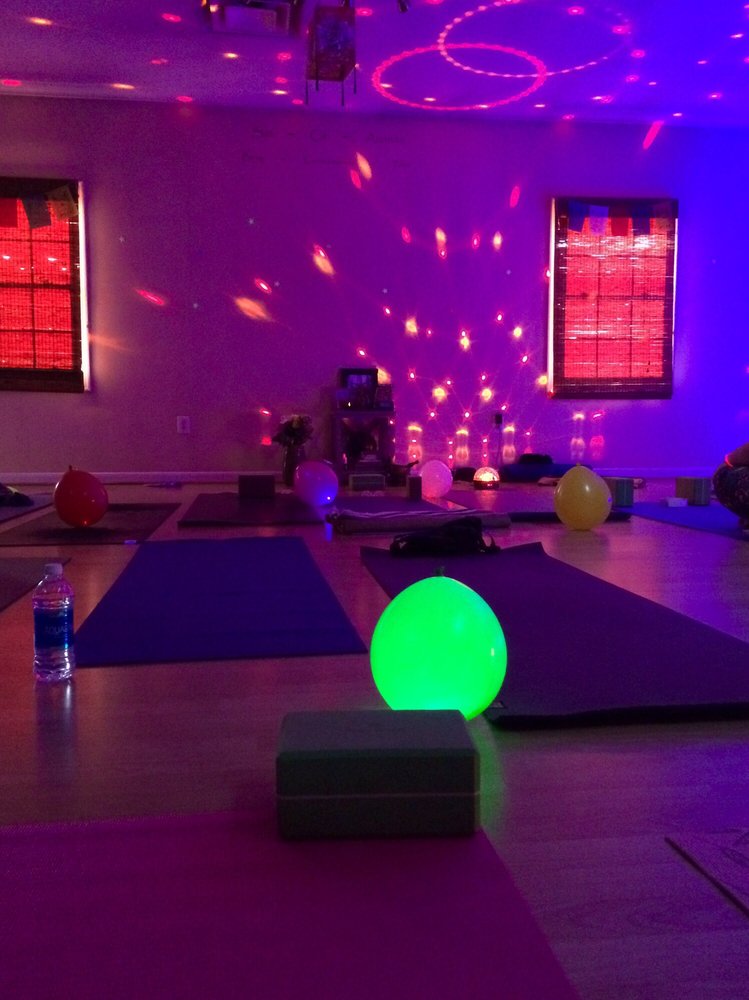 Sage Yoga Logo