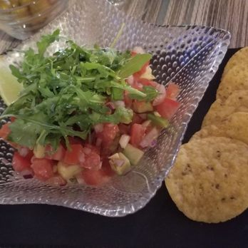 Azucar de Cuba Beach Bar - Pico de gallo with avocado - Cocktail Bars Near Me - Rota, California