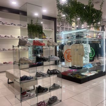 Kream - great selection - Shoe Stores Near Me - Sherman Oaks, California