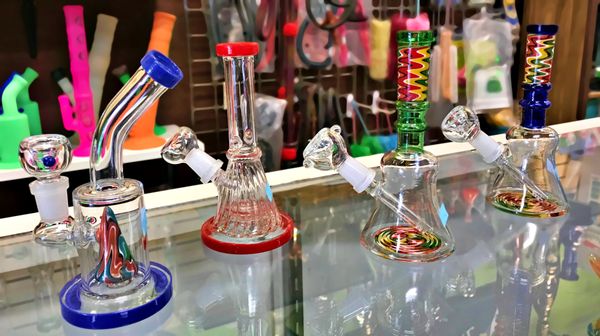 Bongs - Check out our new collection! Bongs - Check out our new collection!
