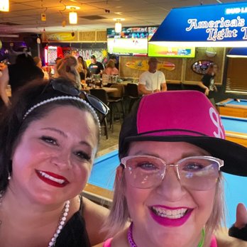 Getaway Bar & Grill - TANYA AND JAIME LIVING IT UP IN NAMPA - American Near Me - Nampa, Idaho