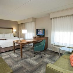 Hampton Inn & Suites Cincinnati-Union Centre - Guest room