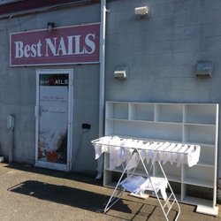 Best Nails - This is how they "clean" their towels. Very sanitary right?!