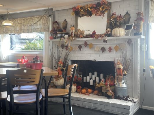 Arlene and Tom's Restaurant by null