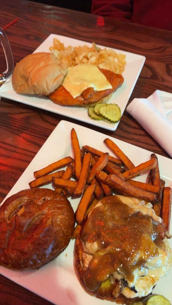 Re-Pete's Saloon & Grill Logo