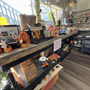 Not Too Shabby - Antiques Near Me - Folsom, California
