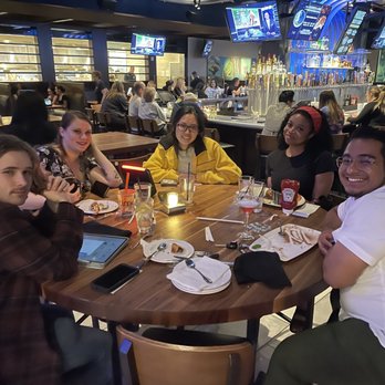 Yard House - New American Near Me - Bakersfield, California