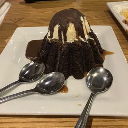 Molten Chocolate Cake Molten Chocolate Cake
