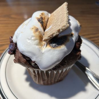 Mimi's Cafe - S'mores muffin - Breakfast & Brunch Near Me - Folsom, California Mimi's Cafe - S'mores muffin - Breakfast & Brunch Near Me - Folsom, California