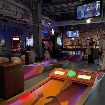 Puttshack - Miami - Mini Golf Near Me - Miami, Florida