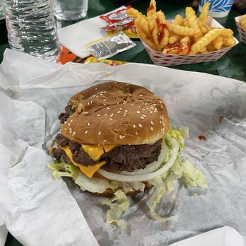 Yosemite Buns and Shakes - Double smash burger - Burgers Near Me - Oakhurst, California