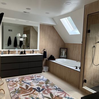 Newport Roofing & Construction - a large bathroom - General Contractors Near Me - Newport, Rhode Island Newport Roofing & Construction - a large bathroom - General Contractors Near Me - Newport, Rhode Island