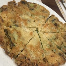 SEAFOOD PANCAKE / 해물파전 SEAFOOD PANCAKE / 해물파전