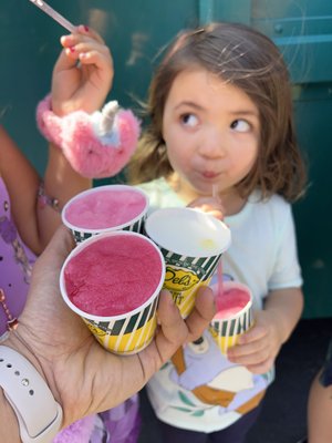 Del's Lemonade by null