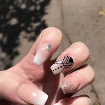 Nail Lounge On Miracle Mile - Nail Salons Near Me - Stockton, California
