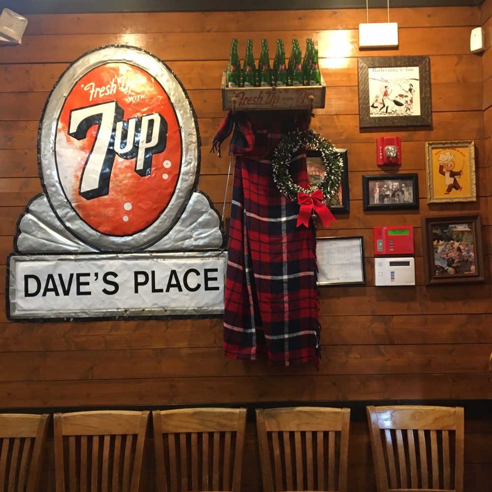 Famous Dave's Bar-B-Que - Seats/decor - Barbeque Near Me - Indianapolis, Indiana