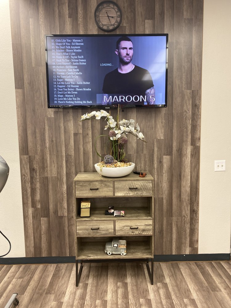 GOLDEN HANDS SALON Updated September 2024 4311 Elkhorn Blvd