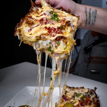 The Hangout Bar & Lounge - Amigo Pizza - Italian Near Me - Oshawa, Ontario