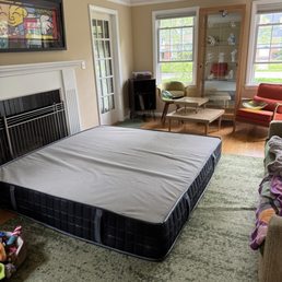 Had to live 3days with the wrong mattress in the living room! Had to live 3days with the wrong mattress in the living room!