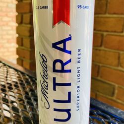 Hunting Hills Country Club - Michelob Ultra®