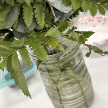 Bokay Florist - 80% water yet wilting & brown & the water is cloudy. - Florists Near Me - Rosenberg, Texas