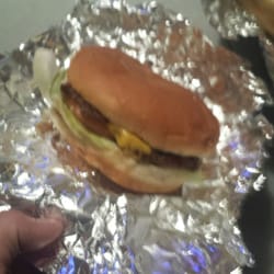 Hamburgueseria - 100% beef cheese burger. don't like tomato nor onion but didn't mind eating it with this burger. yum