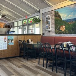 Stefanina's Italian Restaurant - Inside
