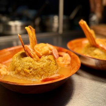 La Isla Restaurant - Puerto Rican Near Me - Wildwood, New Jersey