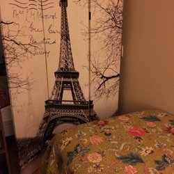Sweet Repeats Boutique - Design on both sides and Moms room mate has been to Paris so she loves it too! The screen has design on both sides perfect!