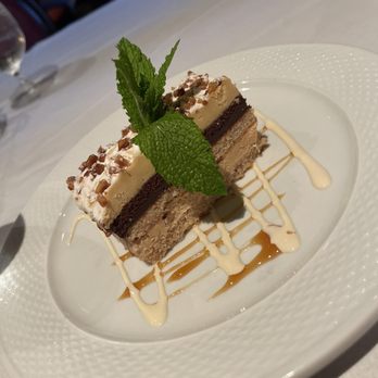 Il Castello's - Hazelnut Layered Cake Dessert - Italian Near Me - Woodbridge, New Jersey