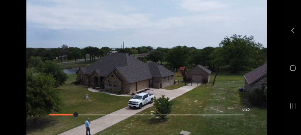 Slide of Lee's Roofing & Construction
