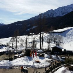 Plunhof - Blick vom Balkon auf die Winterlandschaft vor dem Plunhof