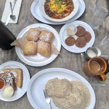 Grits N' Gravy - View of the table. - Southern Near Me - Portland, Oregon Grits N' Gravy - View of the table. - Southern Near Me - Portland, Oregon