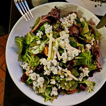 Trattoria Amici - Insalata di Barbabietole (mixed greens with roasted beets, pecans, blue cheese, and green apples sliced in a balsamic vinaigrette)... Tasty! - Italian Near Me - Glendale, California Trattoria Amici - Insalata di Barbabietole (mixed greens with roasted beets, pecans, blue cheese, and green apples sliced in a balsamic vinaigrette)... Tasty! - Italian Near Me - Glendale, California