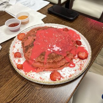 Madres Brunch - Strawberry pancakes - Breakfast & Brunch Near Me - Whittier, California Madres Brunch - Strawberry pancakes - Breakfast & Brunch Near Me - Whittier, California