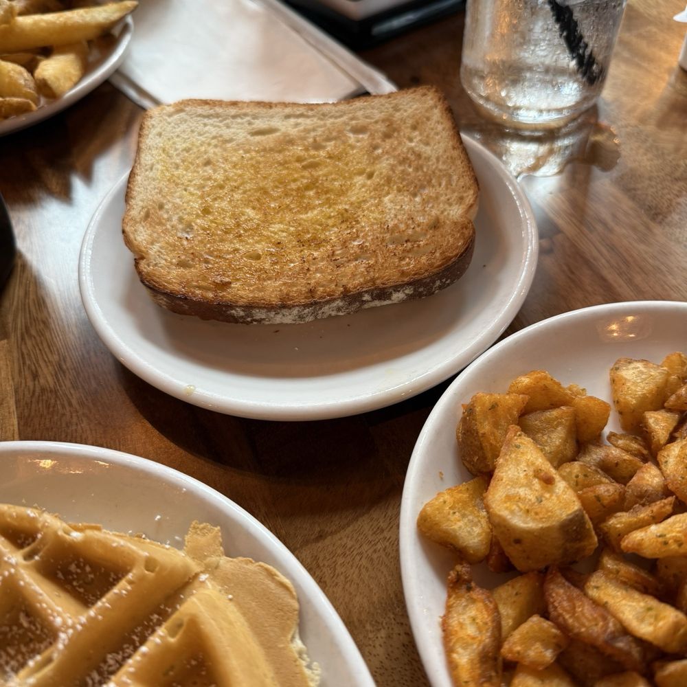 Mimosas - Side of white toast - Breakfast & Brunch Near Me - Myrtle Beach, South Carolina Mimosas - Side of white toast - Breakfast & Brunch Near Me - Myrtle Beach, South Carolina