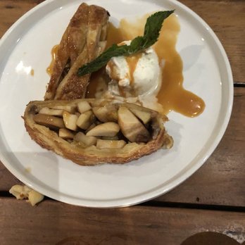 Spaghettini - Apple strudel was good size but meh - Italian Near Me - Seal Beach, California Spaghettini - Apple strudel was good size but meh - Italian Near Me - Seal Beach, California