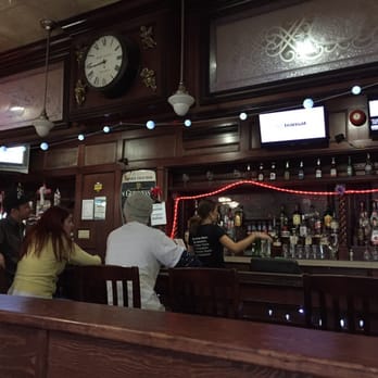 Pearson Pub - customers at the bar - American Near Me - Mississauga, Ontario