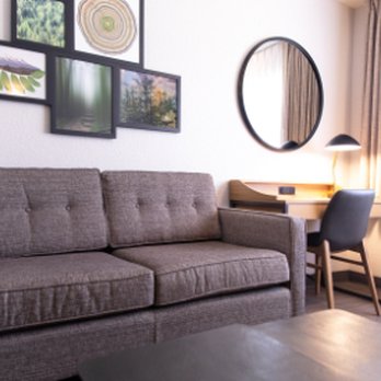 Oxford Suites Redding - Hotels Near Me - Redding, California Oxford Suites Redding - Hotels Near Me - Redding, California