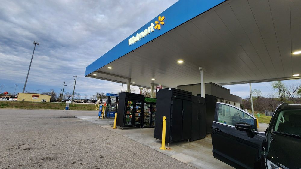 WALMART FUEL STATION Updated August 2024 800 E Main, Locust Grove